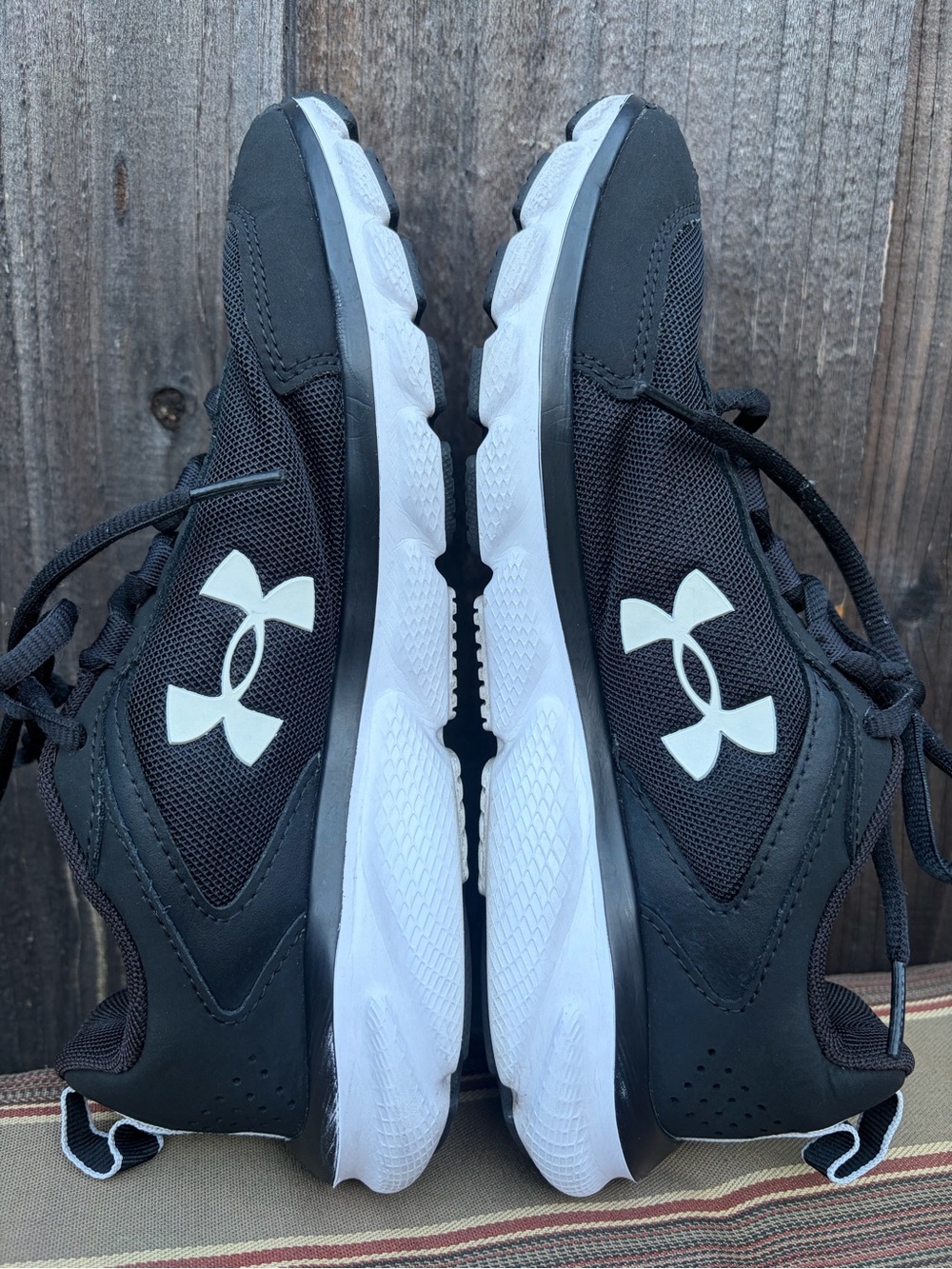 Under Armour Women’s 8 Charged Assert 9 Black White Sneaker Shoes Lightweight